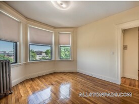 1152 Commonwealth Ave in Boston, MA - Building Photo