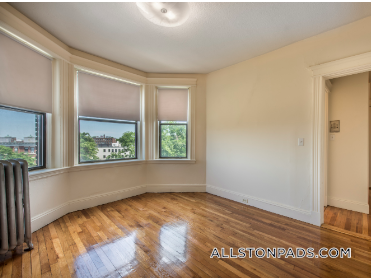 property at 1152 Commonwealth Ave