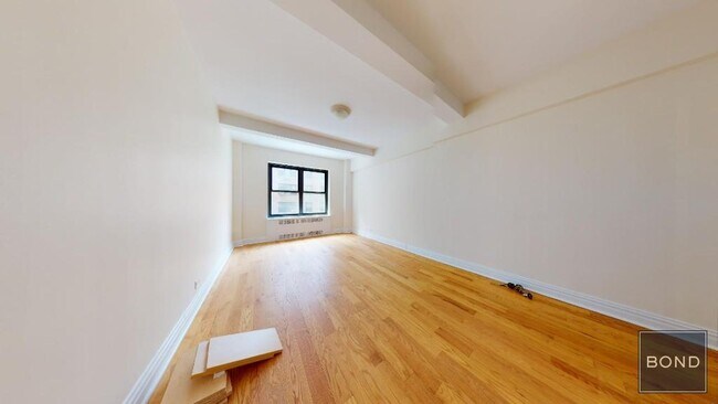 141 E 56th St in New York, NY - Building Photo - Building Photo