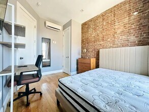 Furnished room/NOT APARTMENT, Unit 4B in Brooklyn, NY - Foto de edificio - Building Photo