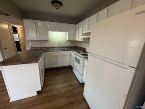 3925 Highridge Dr SW in Huntsville, AL - Building Photo - Building Photo