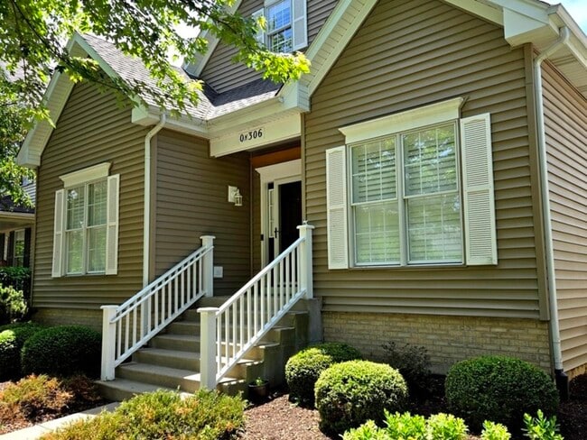 property at 0N306 Hilts Dr