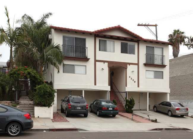 4329 Illinois St in San Diego, CA - Foto de edificio - Building Photo