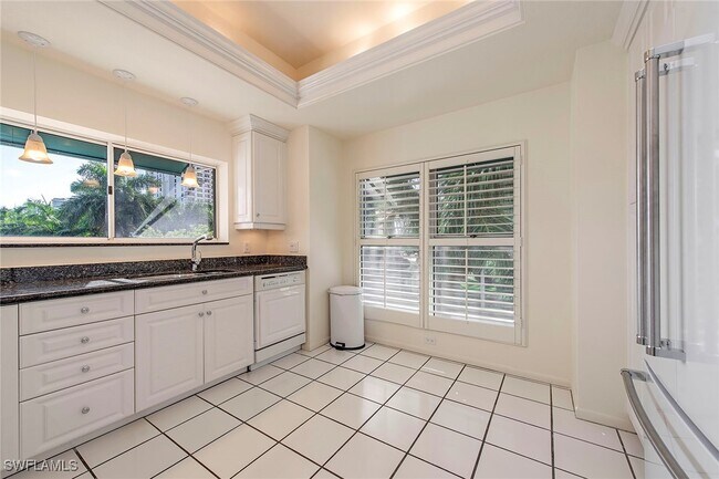 4560 Gulf Shore Blvd N in Naples, FL - Building Photo - Building Photo