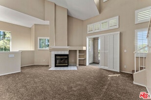 1010 S Farralon Ln in Anaheim, CA - Building Photo