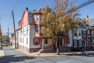 629 N New St in Bethlehem, PA - Foto de edificio - Building Photo