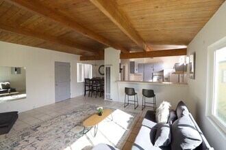 520 Manhattan Beach Blvd in Manhattan Beach, CA - Building Photo - Building Photo