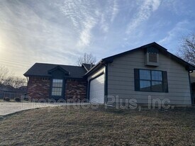 5914 S 87th E Ave in Tulsa, OK - Building Photo