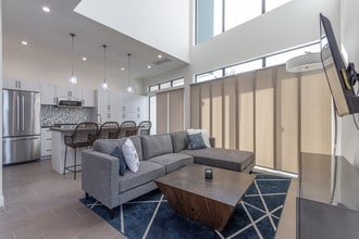 Eclipse Luxury Apartments in Scottsdale, AZ - Building Photo - Interior Photo