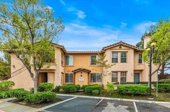 18656 Caminito Cantilena in San Diego, CA - Building Photo - Building Photo