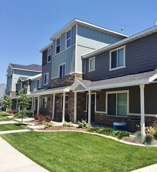 property at 727 E 125 N St