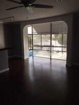 697 Bay St, Unit Upstairs Unit in Santa Monica, CA - Building Photo
