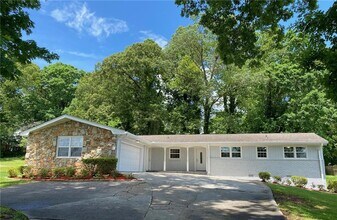 2251 S Hairston Rd in Decatur, GA - Building Photo - Building Photo