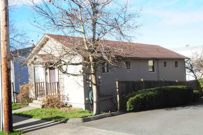 625 Bell St in Edmonds, WA - Foto de edificio - Building Photo