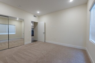 4464 Vista Del Monte Ave in Sherman Oaks, CA - Building Photo - Interior Photo