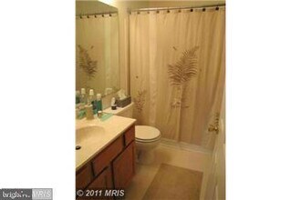 8724 Pine Meadows Dr in Odenton, MD - Building Photo - Building Photo