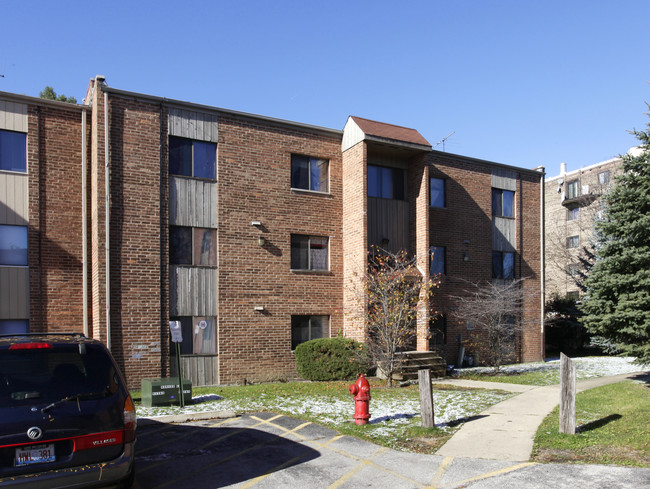 1445 E Ports O Call Dr in Palatine, IL - Foto de edificio - Building Photo