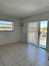 543 SW 37th Ave in Miami, FL - Building Photo - Building Photo