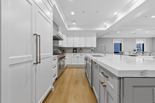 377 W First St in Boston, MA - Building Photo - Building Photo