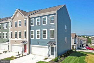 64 Stafford Pl in Falling Waters, WV - Building Photo - Building Photo
