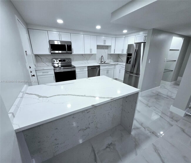 property at 3710 Inverrary Dr