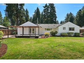 18515 Kristi Way in Lake Oswego, OR - Building Photo - Building Photo