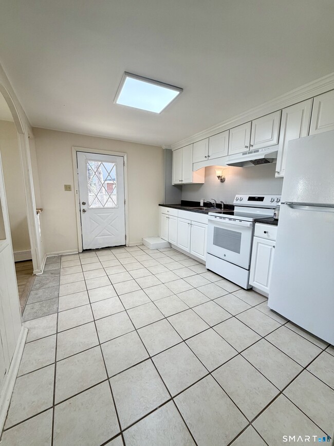 property at 9 Meridian St