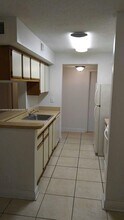 5646 Rock Island Rd in Tamarac, FL - Building Photo - Building Photo