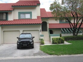 4 Lexington Ln E in Palm Beach Gardens, FL - Building Photo
