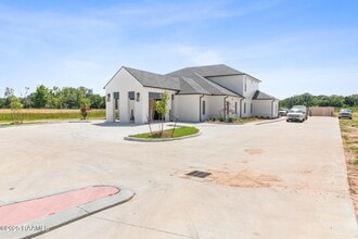 1102 Apollo Rd in Scott, LA - Building Photo - Building Photo