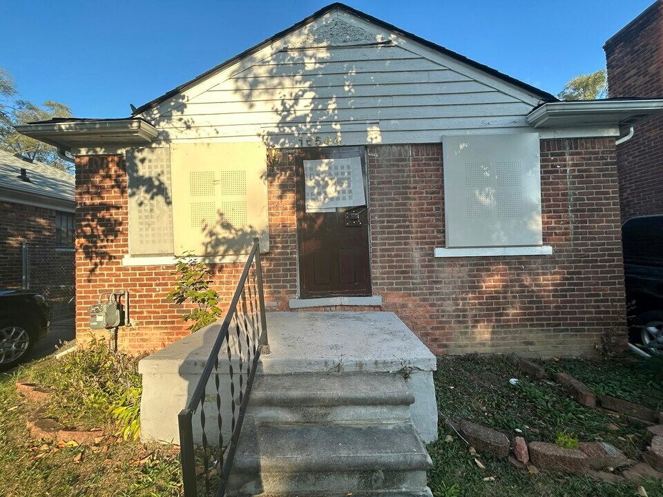 16544 St Marys St in Detroit, MI - Building Photo