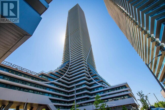 30 Shore Breeze Dr in Toronto, ON - Building Photo - Building Photo