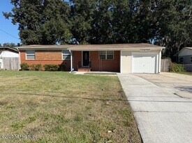 2819 Robinette Dr in Orange Park, FL - Building Photo
