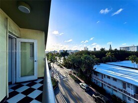 851 Meridian Ave in Miami Beach, FL - Building Photo