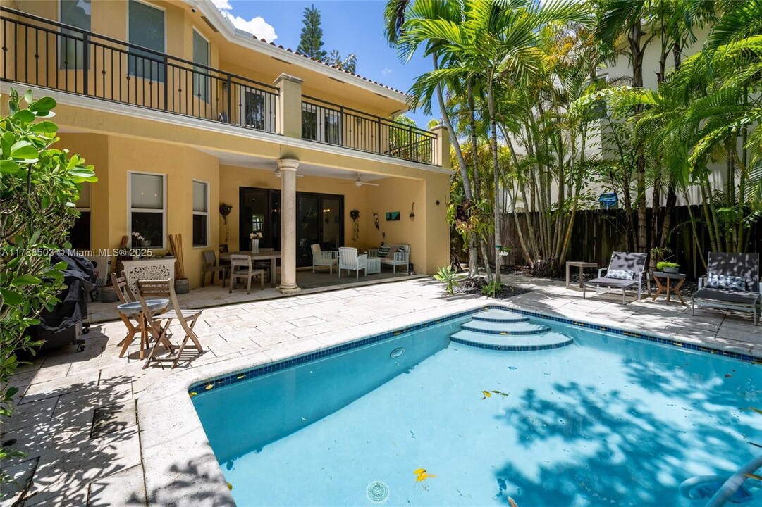 3187 Lamb Ct in Miami, FL - Building Photo