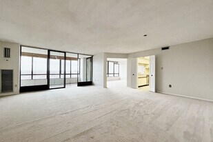 65 Skymark Dr in Toronto, ON - Building Photo