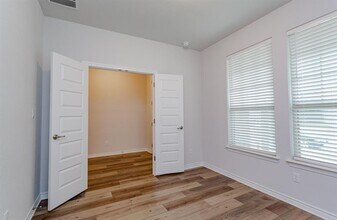 1913 Turtle Bay Loop in Leander, TX - Building Photo - Building Photo