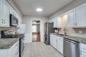 7620 Dentcrest Dr in Dallas, TX - Building Photo - Building Photo