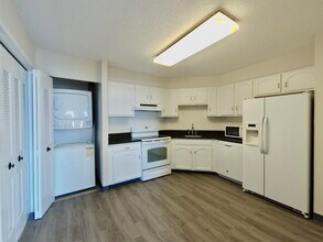 1009 Harmon Cove Tower in Secaucus, NJ - Building Photo - Building Photo