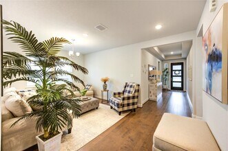 9210 Lair Cove Dr in Cypress, TX - Foto de edificio - Building Photo