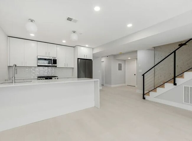 227 Princeton St, Unit 226-228 #1