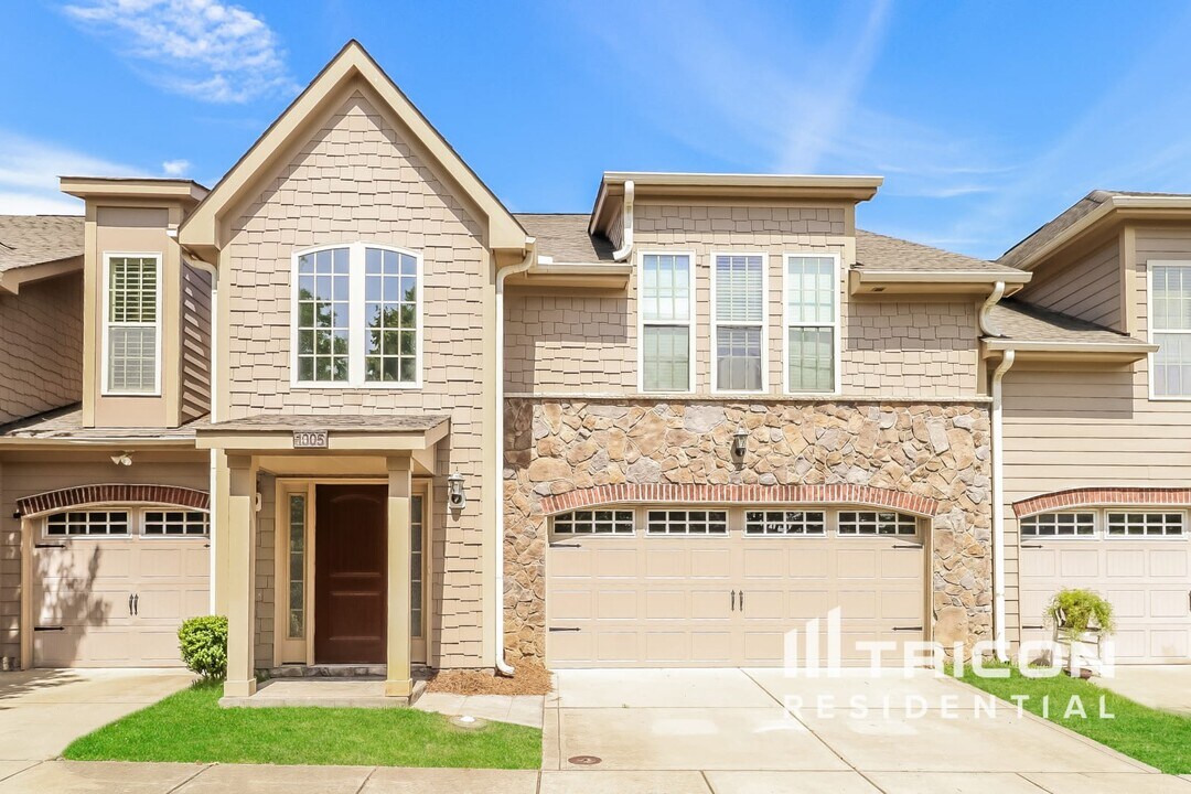 1005 Stuarts Landing Drive in Cramerton, NC - Building Photo