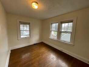 2281 E Market St in Akron, OH - Building Photo - Building Photo
