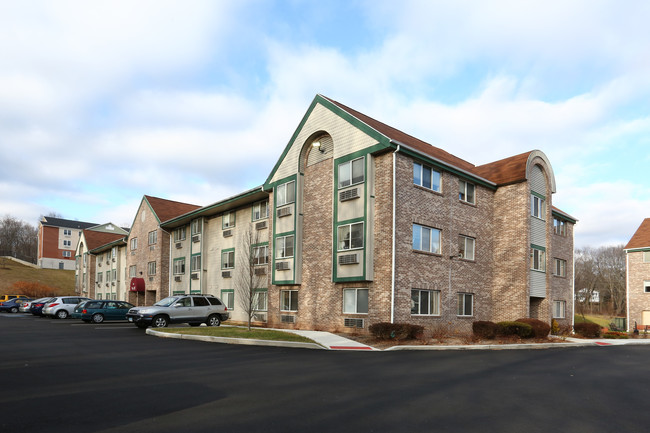 Rose Hill Apartments in Branford, CT - Building Photo - Building Photo