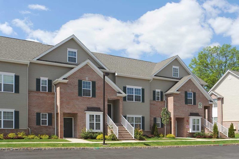 Cedar Manor in Somerset, NJ - Building Photo