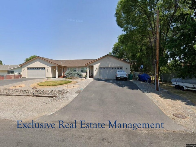 5867 Denver Ave in Klamath Falls, OR - Building Photo - Building Photo