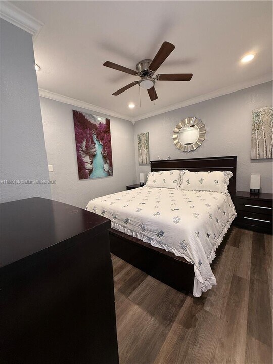 293 NW 34th Terrace in Lauderhill, FL - Building Photo