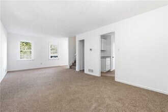 6917 Laurel Wood Dr in Douglasville, GA - Building Photo - Building Photo