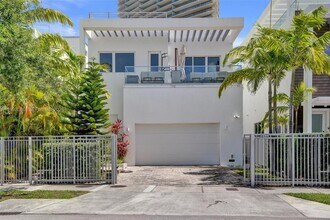 18985 Atlantic Blvd in Sunny Isles Beach, FL - Building Photo - Building Photo