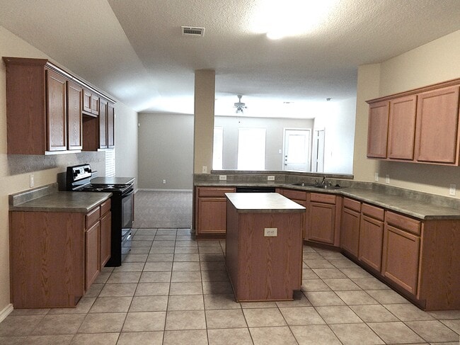 1710 Shieldhall in San Antonio, TX - Building Photo - Building Photo